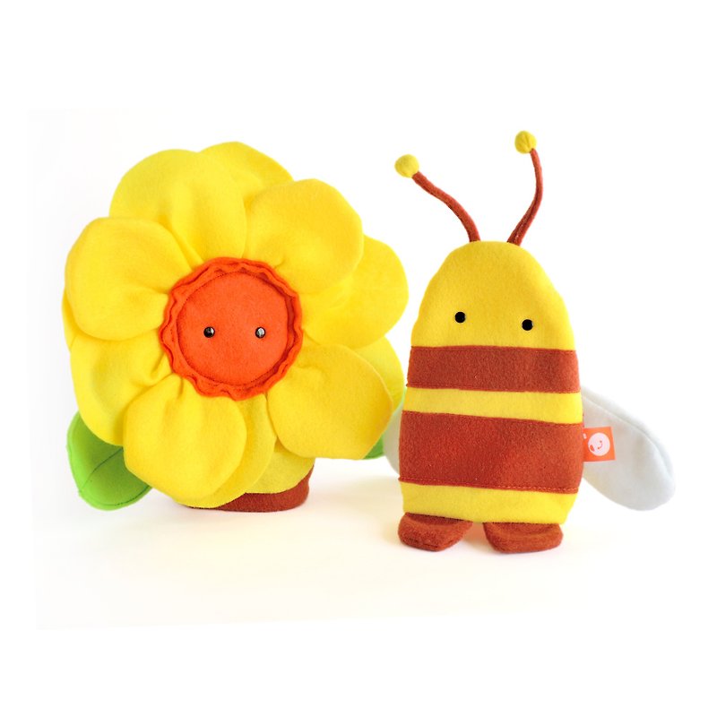 Flower and bee hand puppets, made of felt. - 玩具/玩偶 - 压克力 黄色