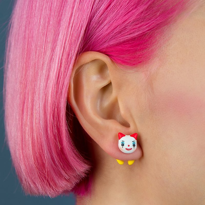 Pennywise Clown Cat - Polymer Clay Earrings, Handmade&Handpaited Catlover Gift - 耳环/耳夹 - 粘土 黄色