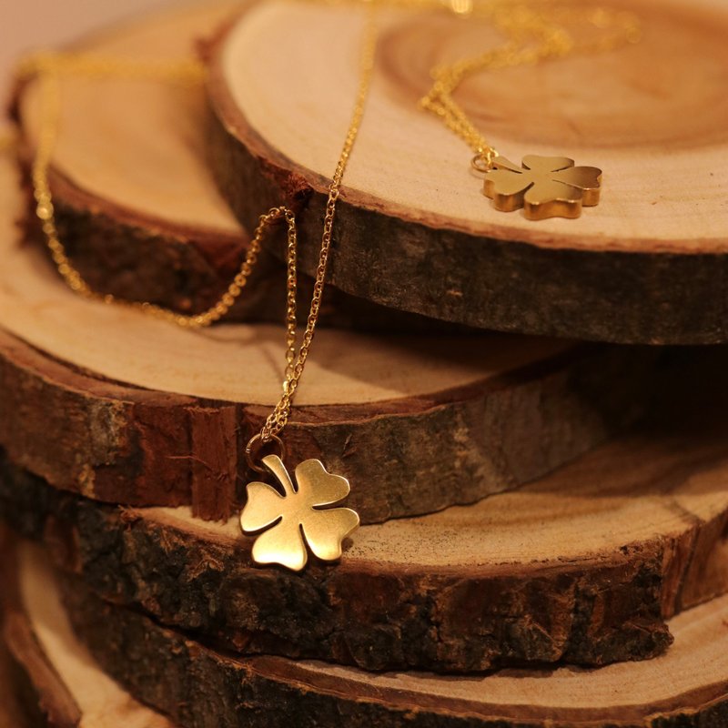 黄铜四叶草颈链 Clover necklace - 颈链 - 铜/黄铜 金色