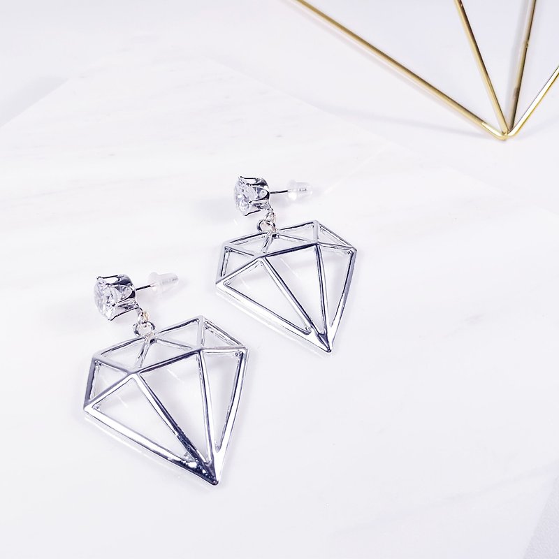 大千设计 欧美 派对 华丽 钻石 镂空 耳环/针 渡假风 女王 情人 - 耳环/耳夹 - 玻璃 银色