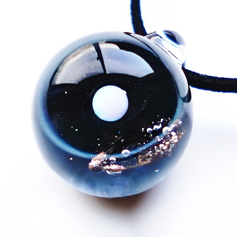 惑星、隕石の世界 ホワイトオパール 隕石 宇宙 ガラス ペンダント 本物の隕石入り 星 玻璃 日本制造 日本 手工制作 手作 送料無料 - 项链 - 玻璃 蓝色