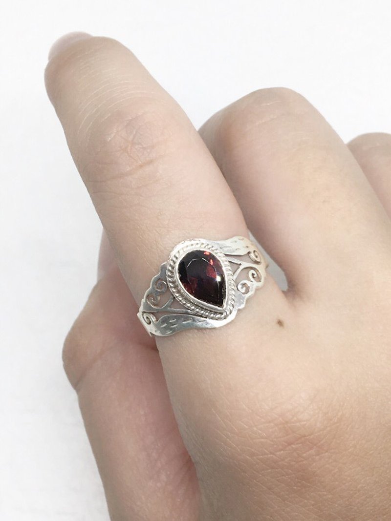 石榴石925纯银雕花设计戒指 尼泊尔手工镶嵌制作(图1款) - 戒指 - 宝石 红色