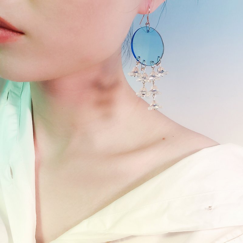 天蓝色 花蕾 不对称 清新 纯银 耳环耳夹 - 耳环/耳夹 - 纯银 蓝色