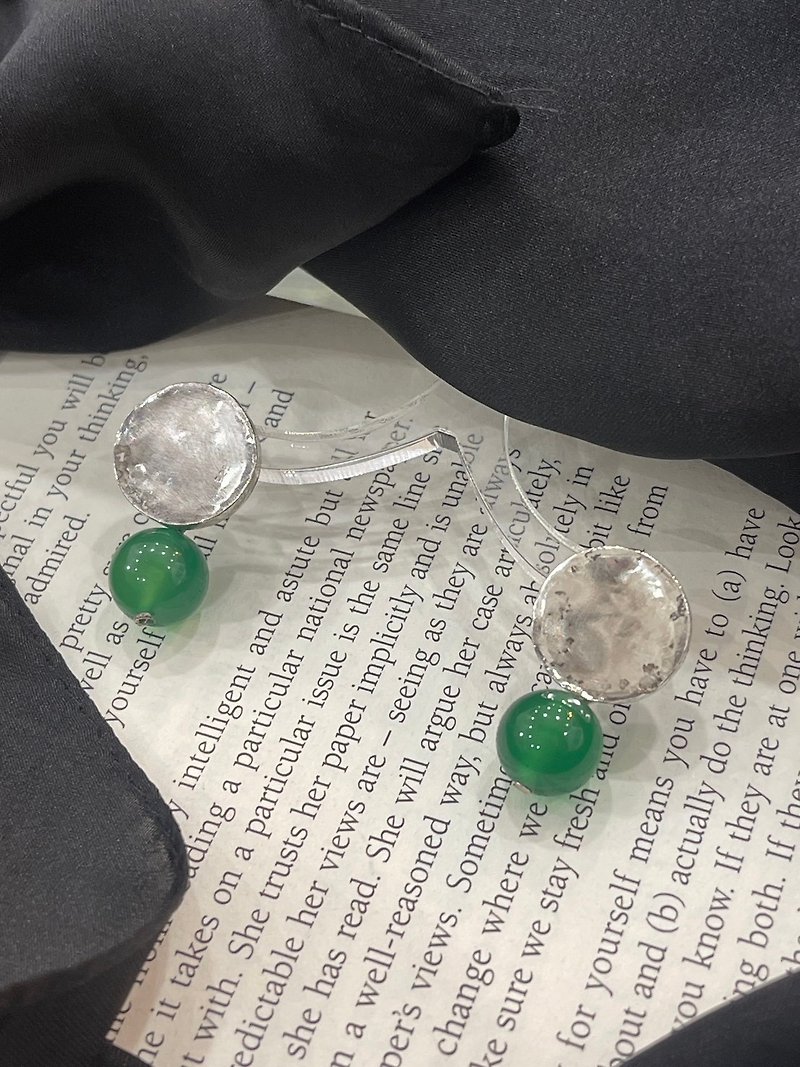 【耳环】绿玉随银圆片耳环-母亲节/毕业礼物/情人节礼物 - 耳环/耳夹 - 纯银 绿色