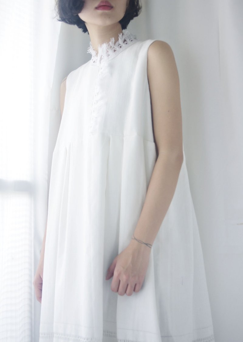 设计手作-纯白棉质流苏领无袖长洋装 - 洋装/连衣裙 - 棉．麻 白色
