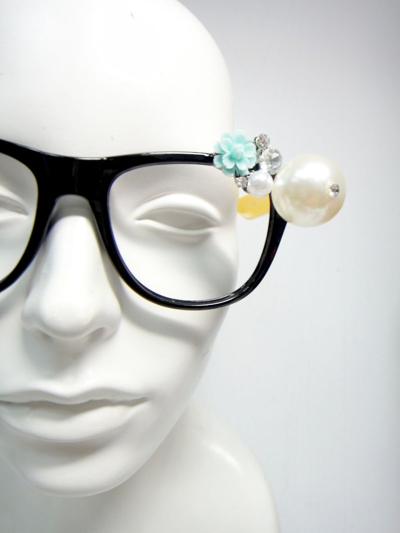 TIMBEE LO 珍珠小花眼镜框 装饰眼镜 - 眼镜/眼镜框 - 塑料 黑色