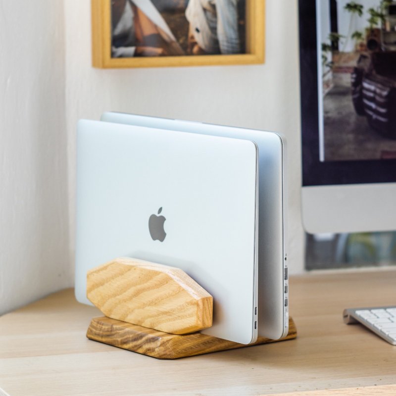 2 slots adjustable vertiical laptop Mac Mini stand, Unique gift workstation idea - 平板/电脑保护壳 - 木头 