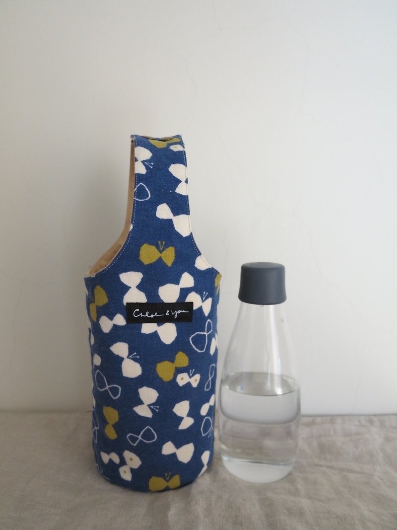【多喝水】水壼袋/保温罐袋 (蝴蝶) - 随行杯提袋/水壶袋 - 棉．麻 