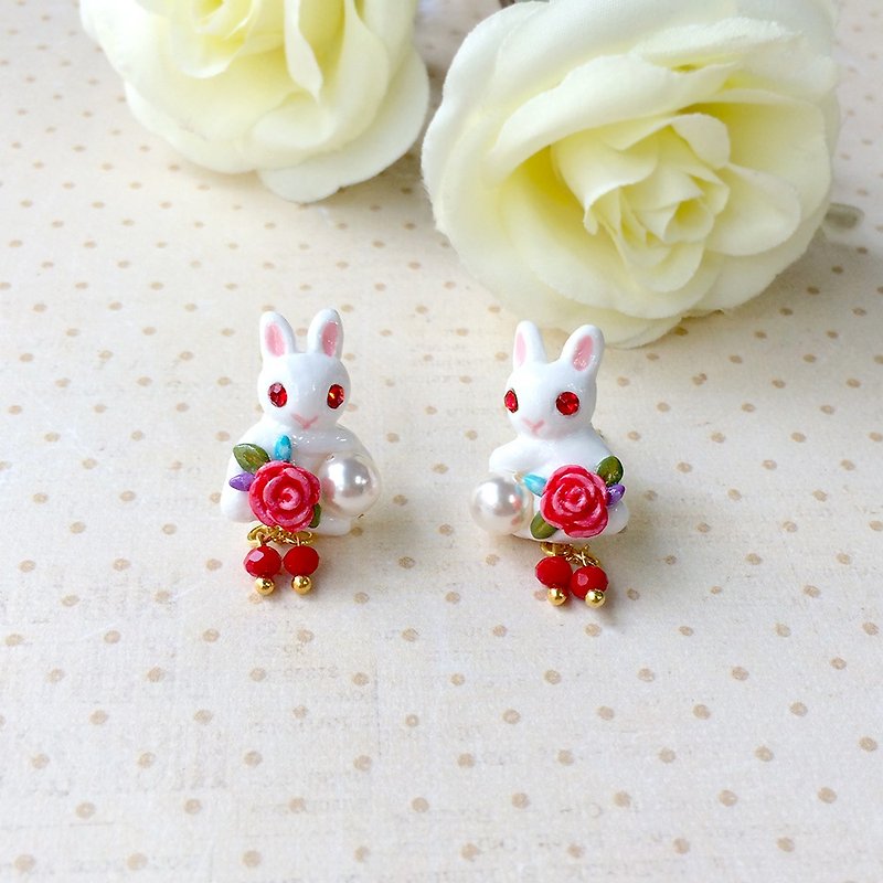 Charming White Rabbit Earrings, Pearl Rabbit earrings, Vintage style earrings - 耳环/耳夹 - 粘土 白色