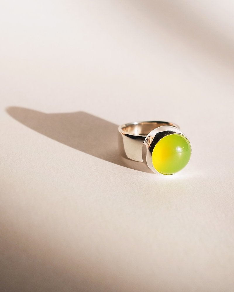 12mm 绿玛瑙戒指/ 925纯银戒指/ 天然石纯银戒指 - 戒指 - 其他金属 绿色