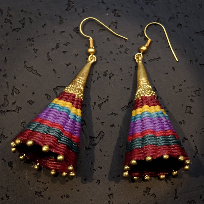 铜/黄铜 耳环/耳夹 多色 - Brass cone dangling earrings  with exquisite weave wax cotton cord