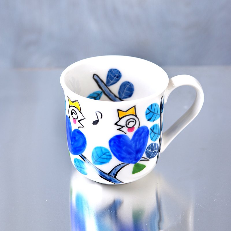 梢で語らう青いハート鳥のマグカップ - 咖啡杯/马克杯 - 瓷 蓝色