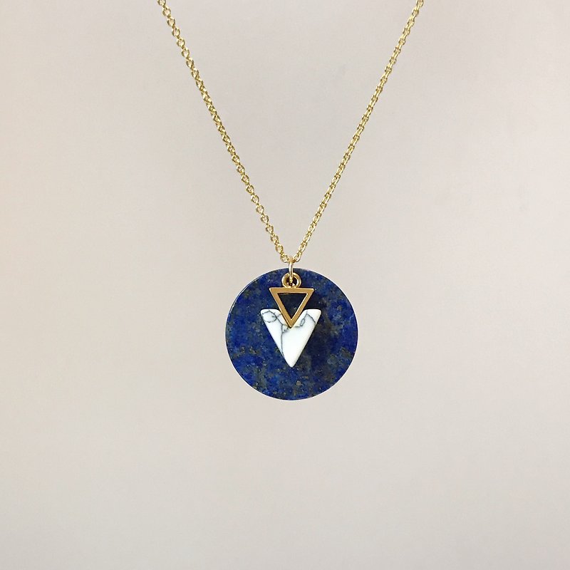 青金石圆片・三角白松石・镀金铜项链 (45cm) - 颈链 - 其他金属 蓝色