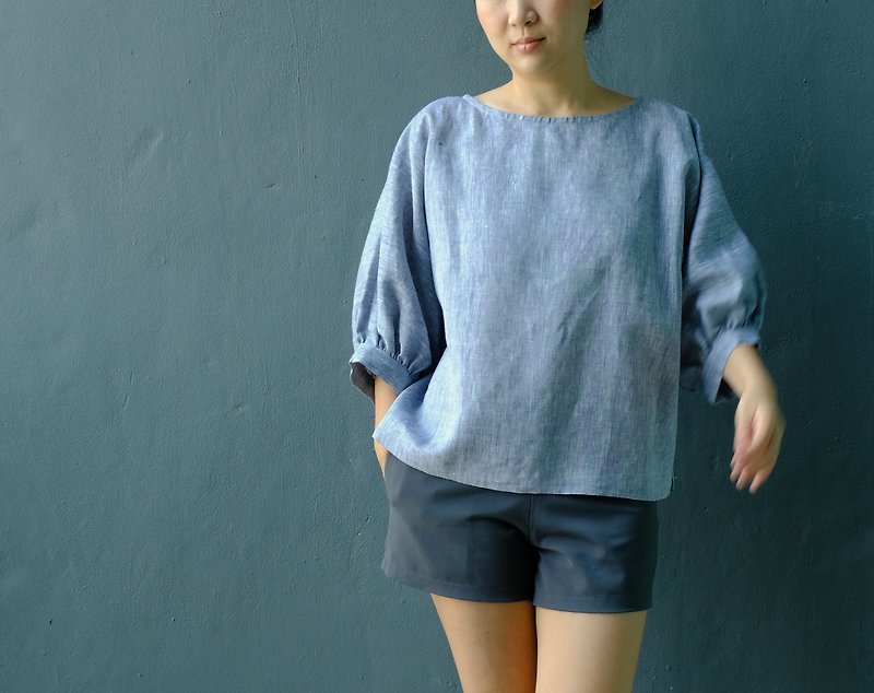 chambray blue balloon sleeve linen blouse / 100% linen / loosely style - 女装上衣 - 亚麻 蓝色