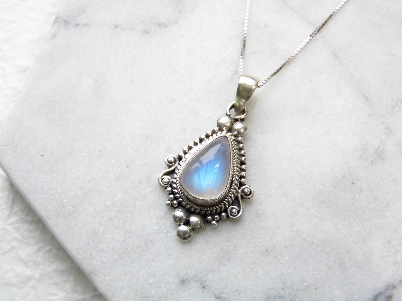 月光石925纯银巴洛克风格项链 尼泊尔手工镶嵌制作 - 项链 - 宝石 蓝色