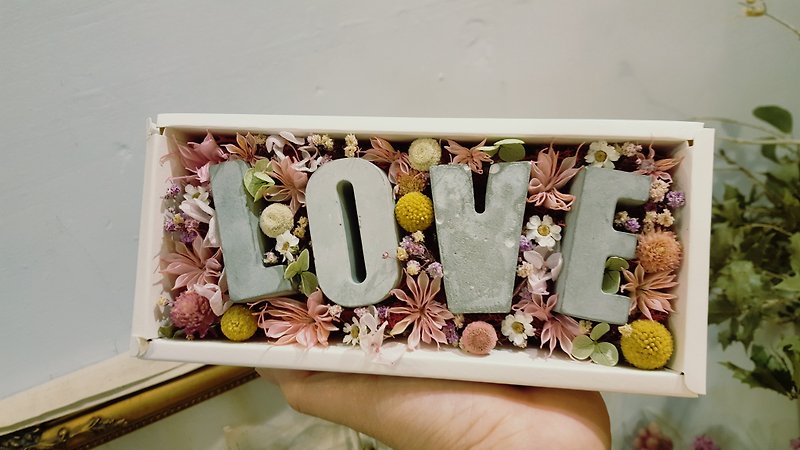LOVE水泥字母干燥花盒 - 摆饰 - 植物．花 粉红色