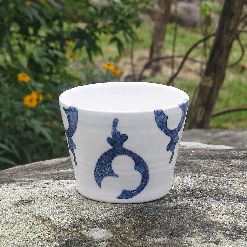 【平安】猪口杯-平安福袋-240ml - 茶具/茶杯 - 瓷 白色