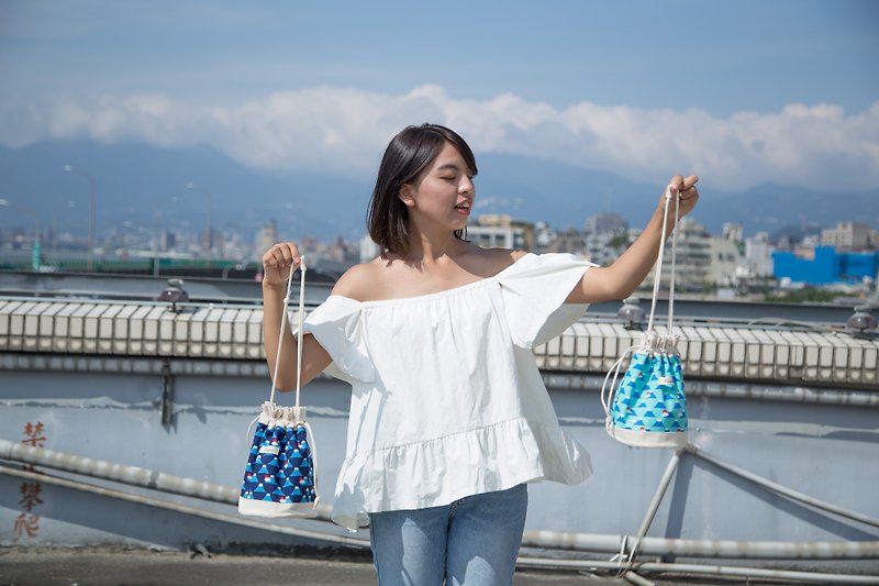 富士山 / 浅蓝 深蓝 / 多用途 水桶包 束口包 收纳包 - 束口袋双肩包 - 棉．麻 