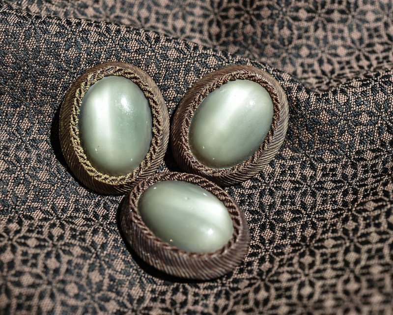 法国 20-30年代 vintage 橄榄珠光裁缝老件大钮扣一组(3只) - 编织/刺绣/羊毛毡/裁缝 - 塑料 
