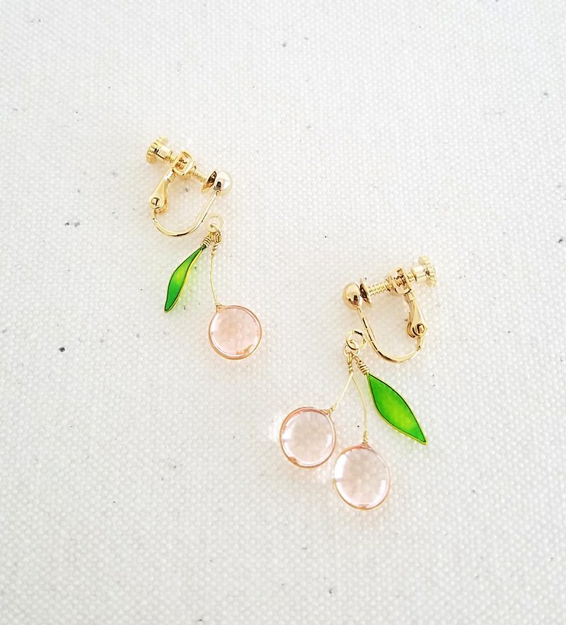 さくらんぼのイヤリング - 耳环/耳夹 - 其他材质 粉红色