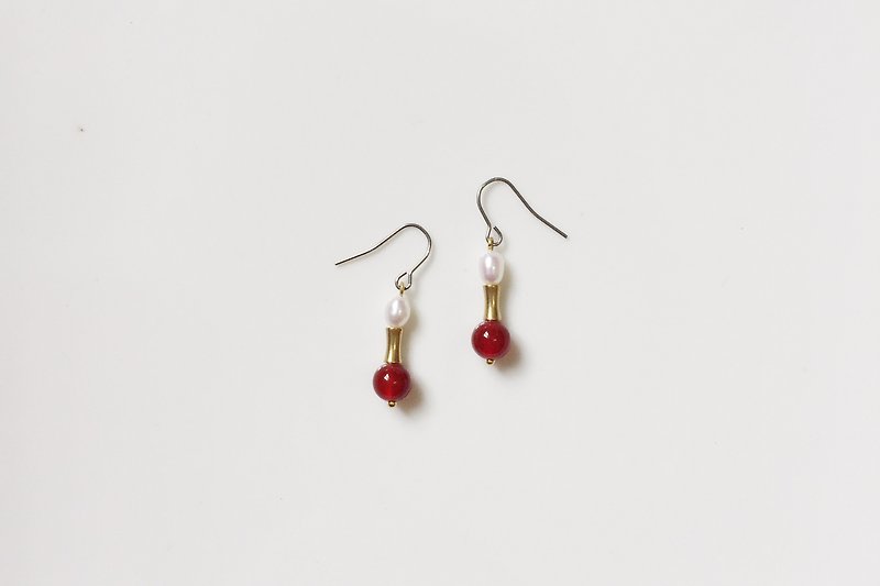 雅典红 珍珠黄铜造型耳环 - 耳环/耳夹 - 宝石 红色