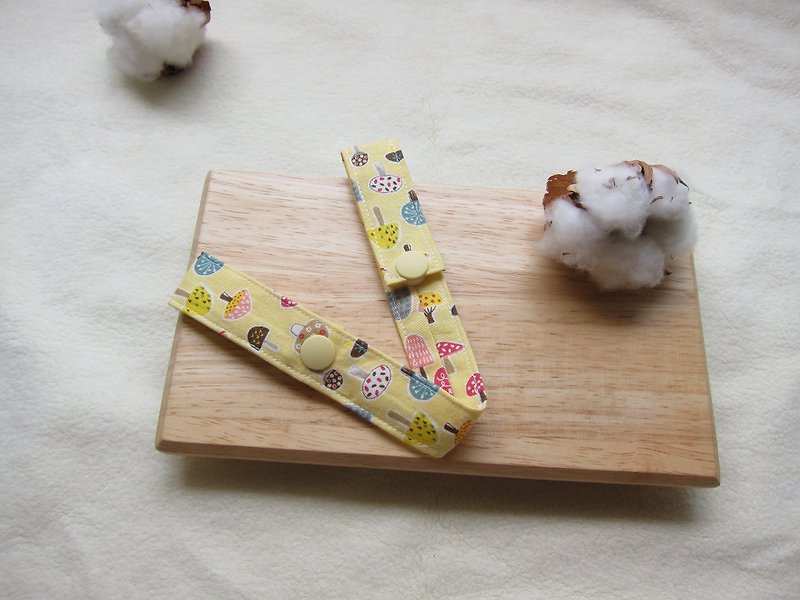 爱丽丝的彩色香菇朵朵双边式玩具链(黄色) - 围嘴/口水巾 - 其他材质 