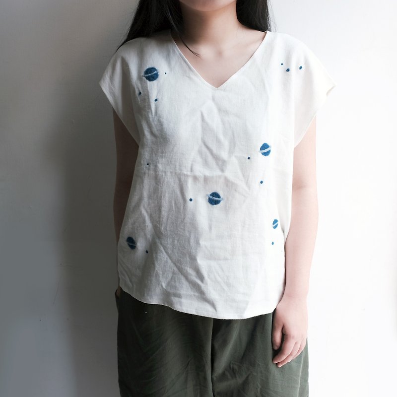 日式短板V领衫 我是你的全宇宙手工订制衫 - 女装上衣 - 棉．麻 白色