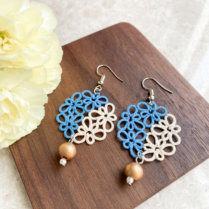 设计蓝白色圆形 Tatting earrings 耳针 耳鈎 耳环 梭织 礼物 编 - 耳环/耳夹 - 棉．麻 蓝色
