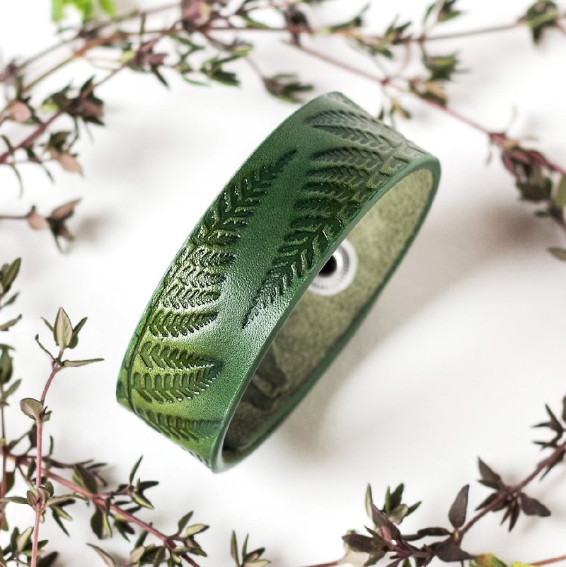 Green Leather Bracelet for Women with Fern Ornament, Width 3/4 Inches