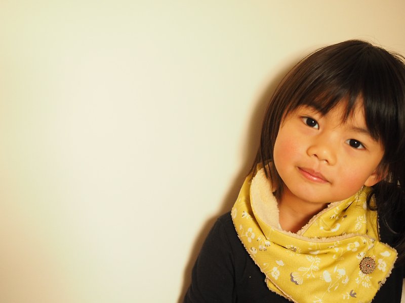 手工缝制保暖围巾围脖颈巾 可爱黄色小花图案 - 围巾/披肩 - 棉．麻 黄色