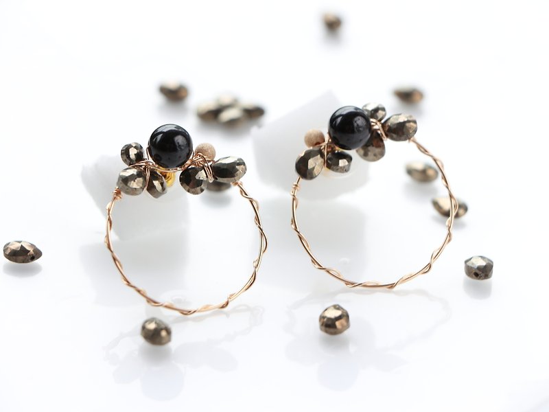 14kgf-metallic bijou modern hoop pierced earrings - 耳环/耳夹 - 宝石 黑色