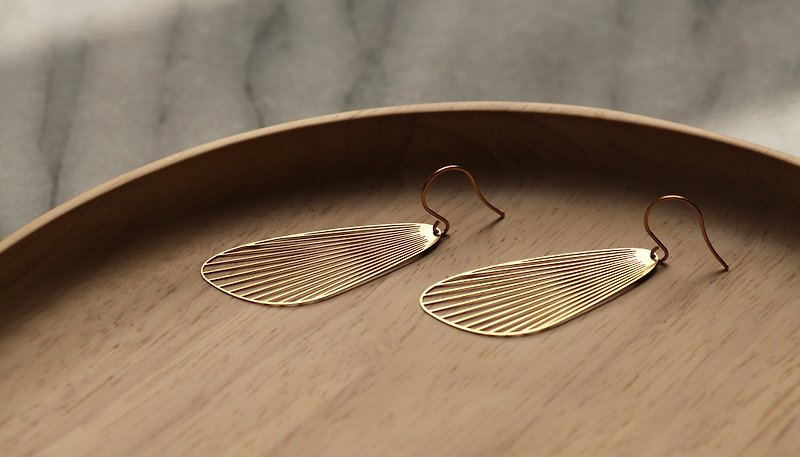 金扇耳环 Fan Earrings (Gold) - 耳环/耳夹 - 其他金属 金色