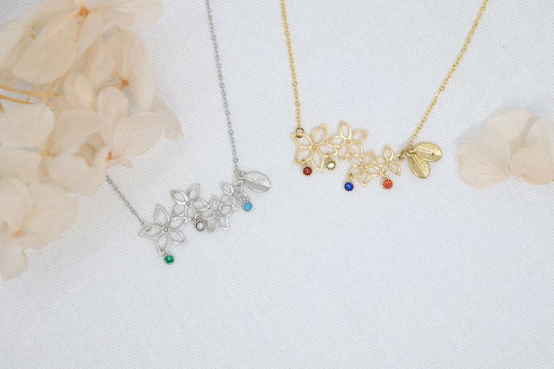 Family Mini Birthstones & Leaf Initial Charm Flower Pendant Necklaces - 项链 - 铜/黄铜 