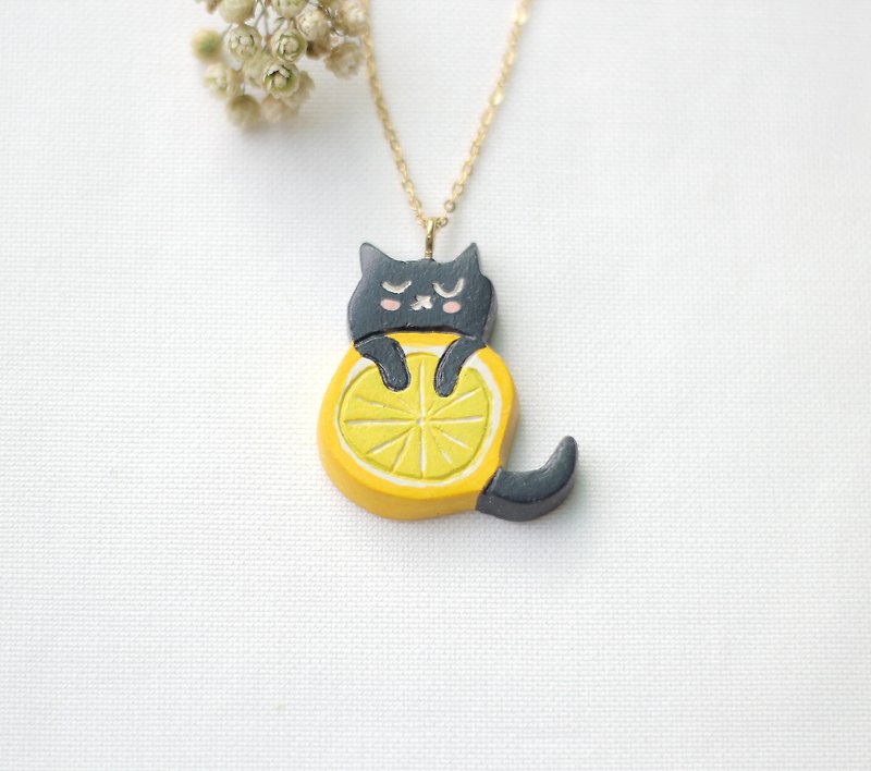 夏日 "柳橙猫咪"(黑) 项链 - 项链 - 粘土 黄色