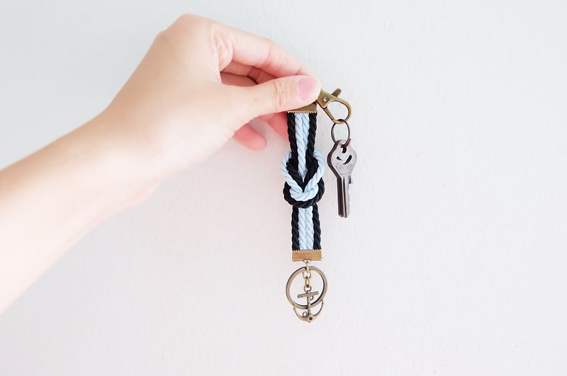 Nautical anchor tie the knot brass keychain - bag keychain - unisex accessory - 钥匙链/钥匙包 - 聚酯纤维 多色
