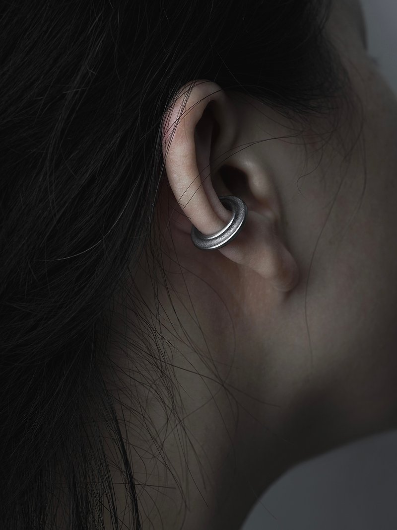 Framework Ear Cuff 钢制耳扣_钢色 - 耳环/耳夹 - 不锈钢 银色