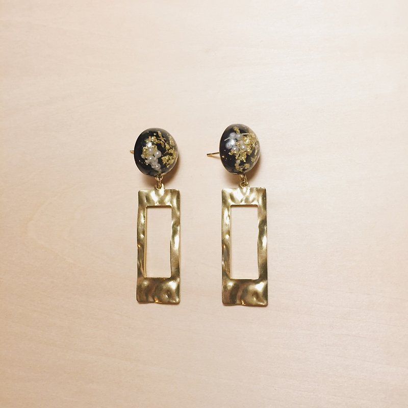 复古黑珍珠丸子金箔镂空黄铜长方形耳环 - 耳环/耳夹 - 铜/黄铜 黑色