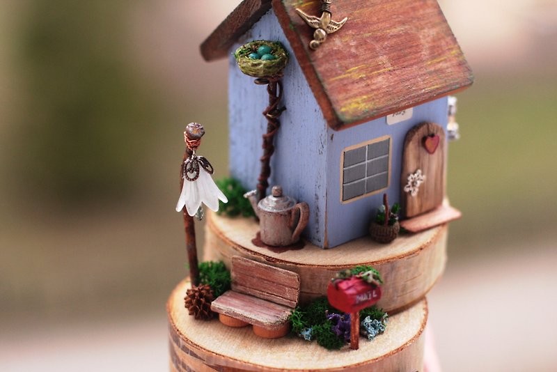 Diorama. Fairy house mini 10cm/ 4 inch. Green witch gift idea. Mini garden decor