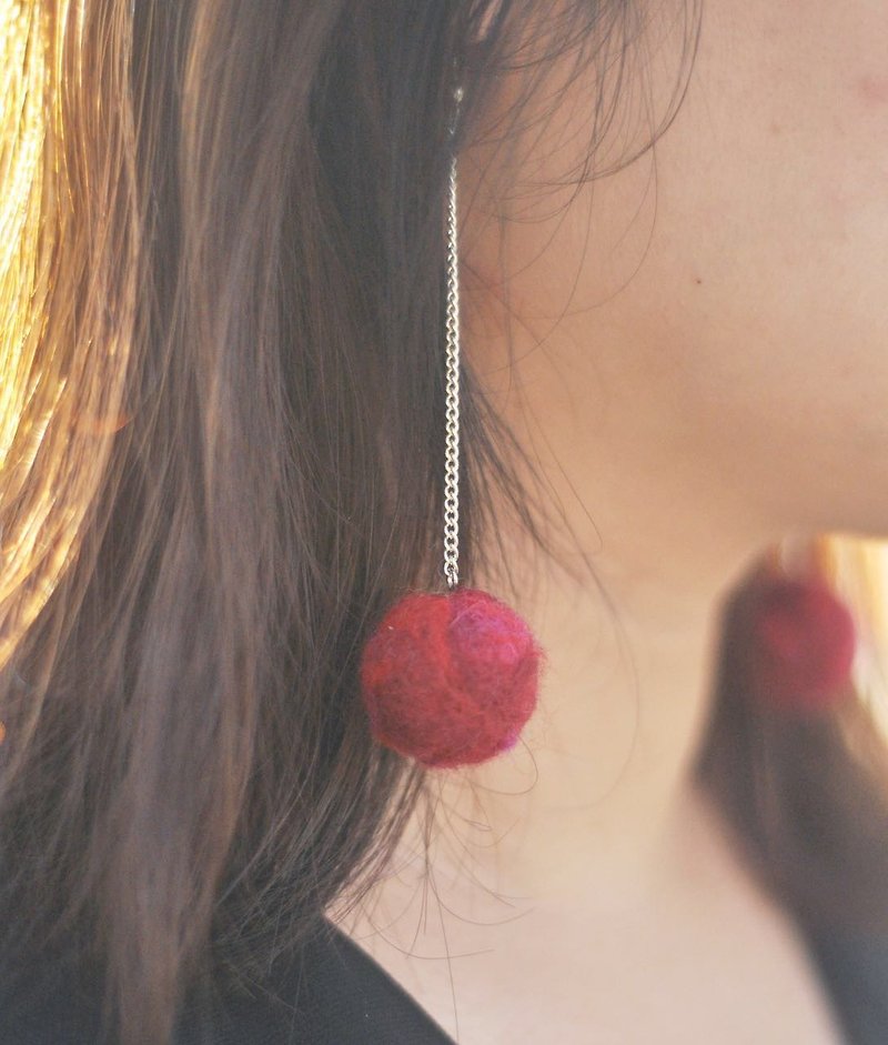 一个小樱桃 酒红色羊毛毡耳坠 百搭 手工针毡 新年 圣诞 - 耳环/耳夹 - 羊毛 红色
