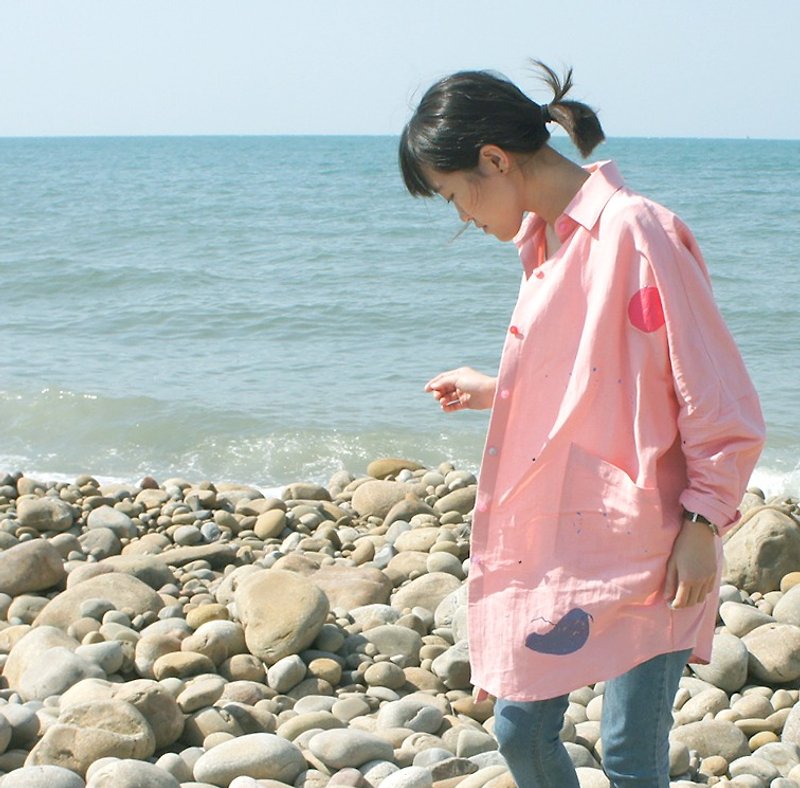 yinke第一号衬衫-岩石 / 小狗月亮树木彩扣 粉粉大口袋衬衫 - 女装衬衫 - 其他材质 粉红色
