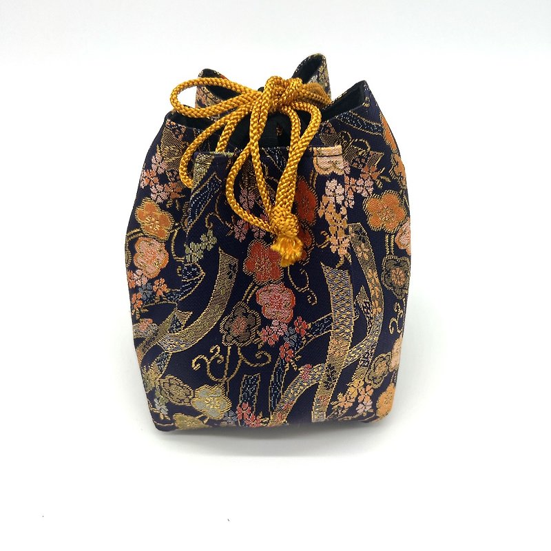 京都・西陣織の生地で仕立てた和柄のお洒落な巾着袋 - 其他 - 聚酯纤维 紫色