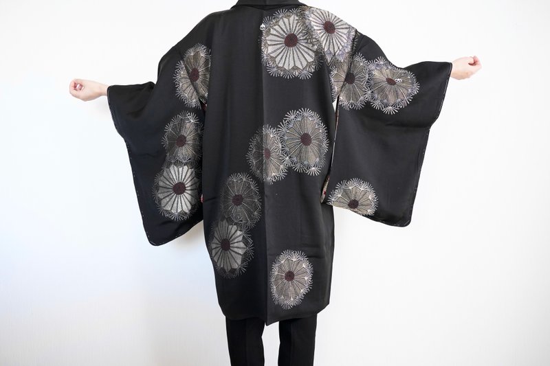 glitter floral kimono, black kimono, vintage kimono, gorgeous kimono - 女装休闲/机能外套 - 丝．绢 黑色