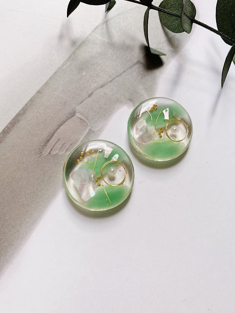 La Don - 贴耳耳环 - 绿生  树脂  耳针/耳夹可选 - 耳环/耳夹 - 铜/黄铜 绿色