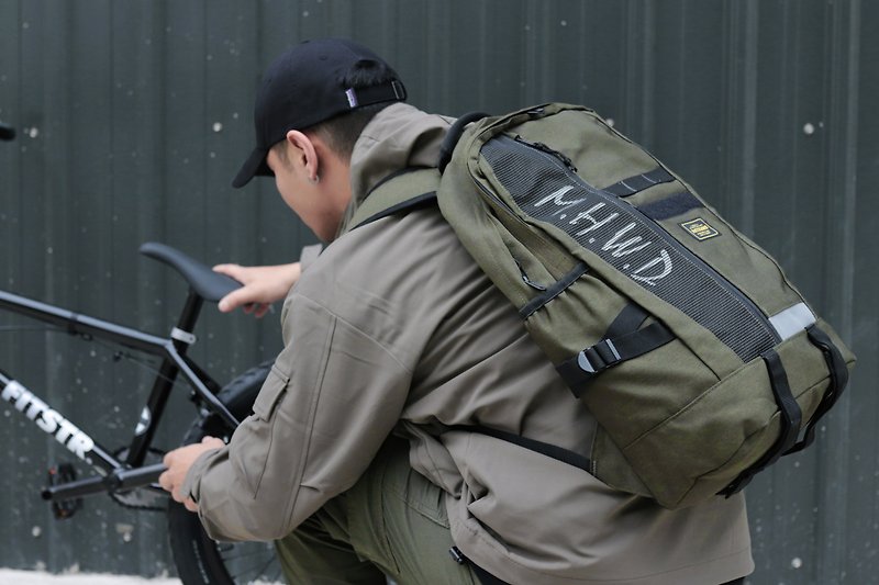 防水 Alpha 笔电后背包 高收纳机能 工装后背包 军绿款 - 后背包/双肩包 - 防水材质 绿色