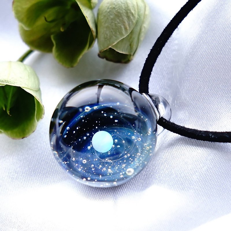 あなただけの１番星。ホワイトオパール入り ガラス ペンダント ブルー 青 宇宙 星 玻璃 日本制造 日本 手工制作 手作 送料無料 - 项链 - 玻璃 蓝色