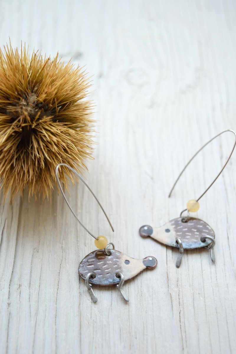 Hedgehog Enamel Earrings, Hedgehog With Apple, Spiny Hedgehog, Forest Jewelry - 项链 - 珐琅 咖啡色