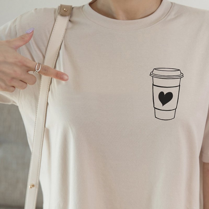 左胸 COFFEE HEART 中性短袖T恤 米色 咖啡爱心秋冬圣诞礼物文青 - 女装上衣 - 棉．麻 卡其色