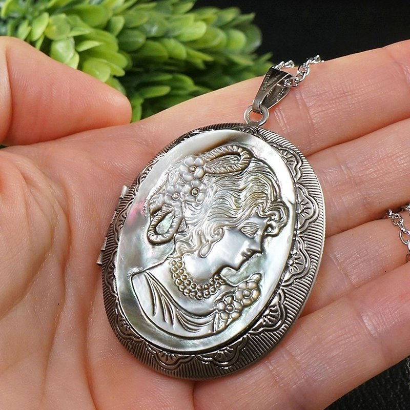 Gray Mother of Pearl Lady Girl Cameo Photo Locket Victorian Necklace Jewelry