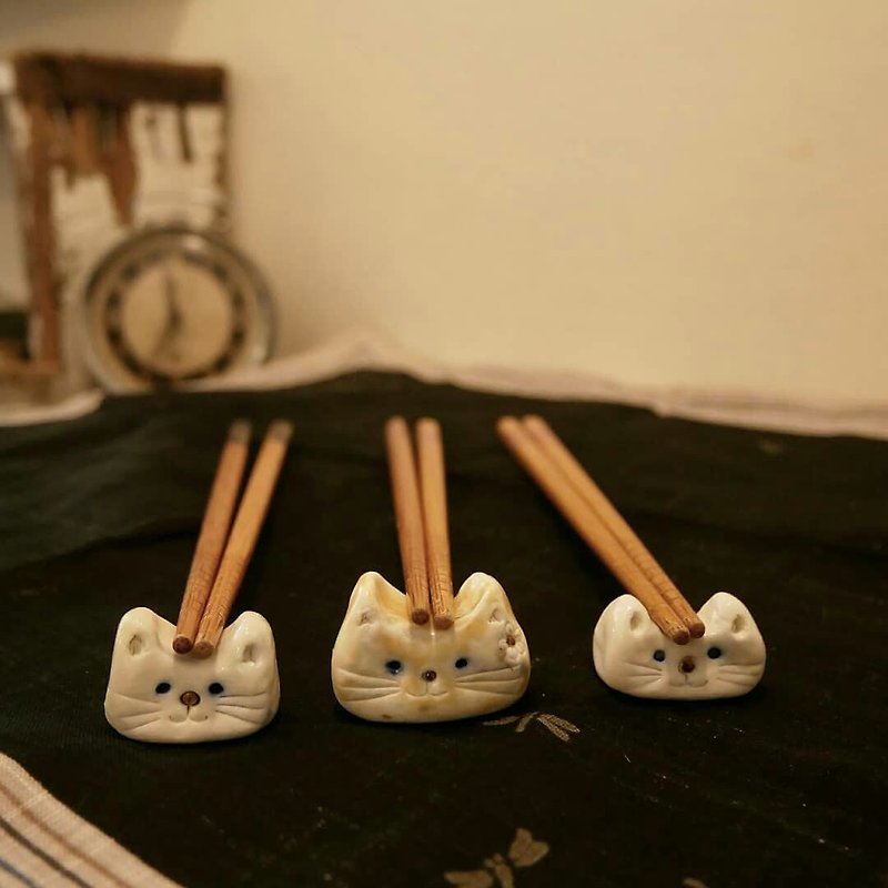 三只小猫日本陶筷架组