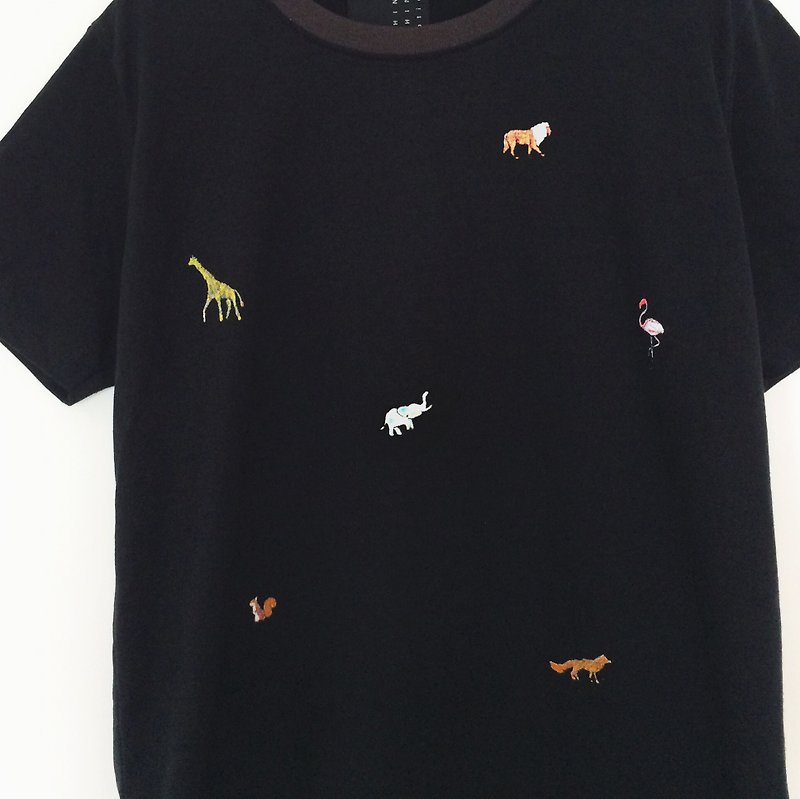 Tiny animal wildlife  / CROP Top and T-shirt Dress // Black - 女装 T 恤 - 棉．麻 黑色